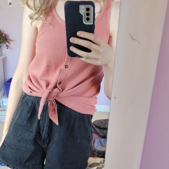 Hollister Ribbed Knit Waffle Tie Front Tank Top - Picture 6 of 7